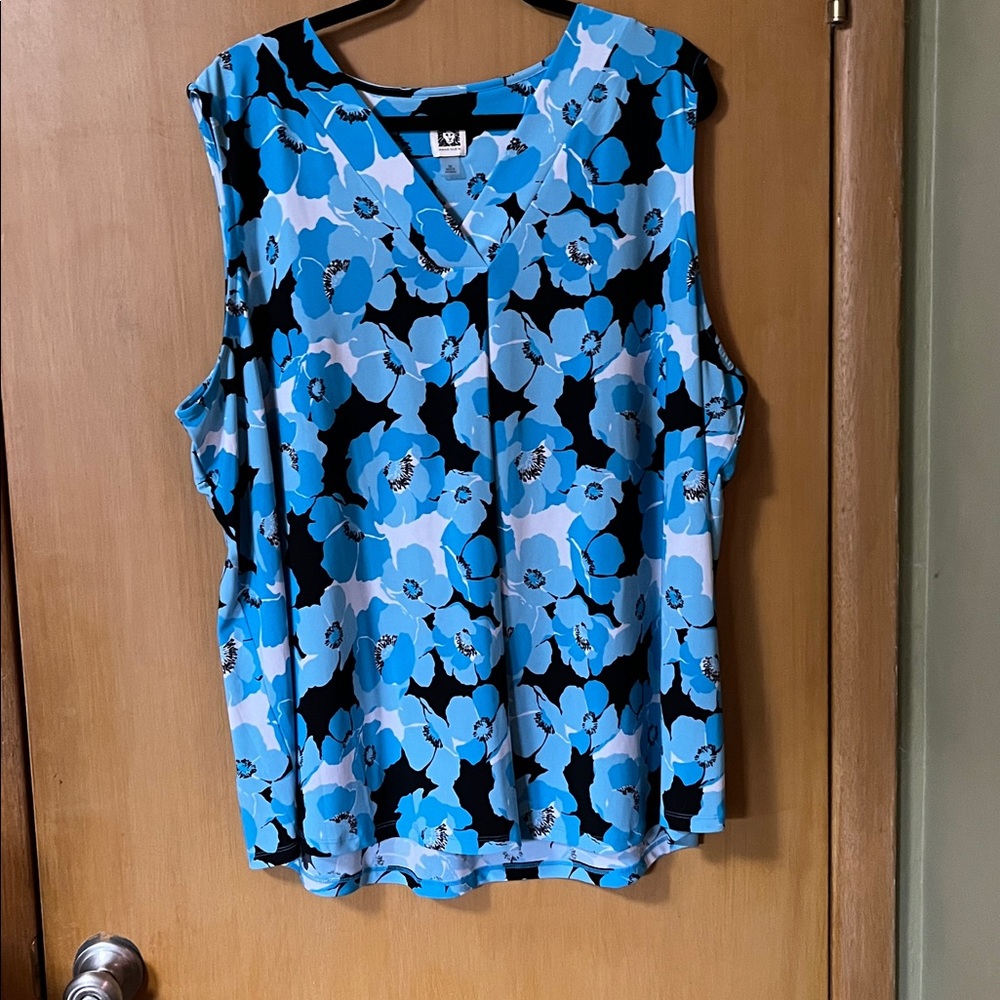 Anne Klein Blue and Black Floral Top 3X